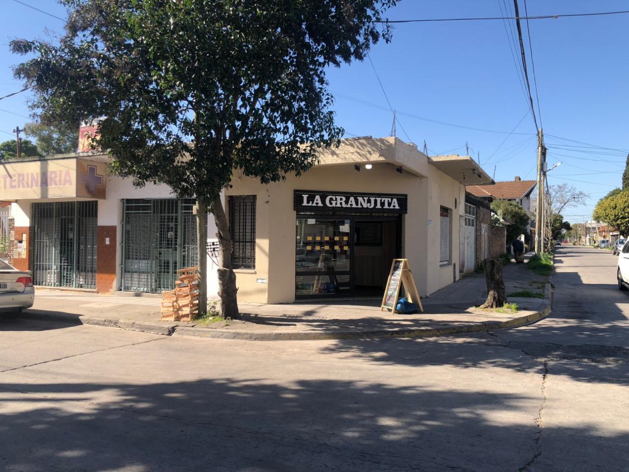 Lote ideal para inversion en Ezpeleta centro