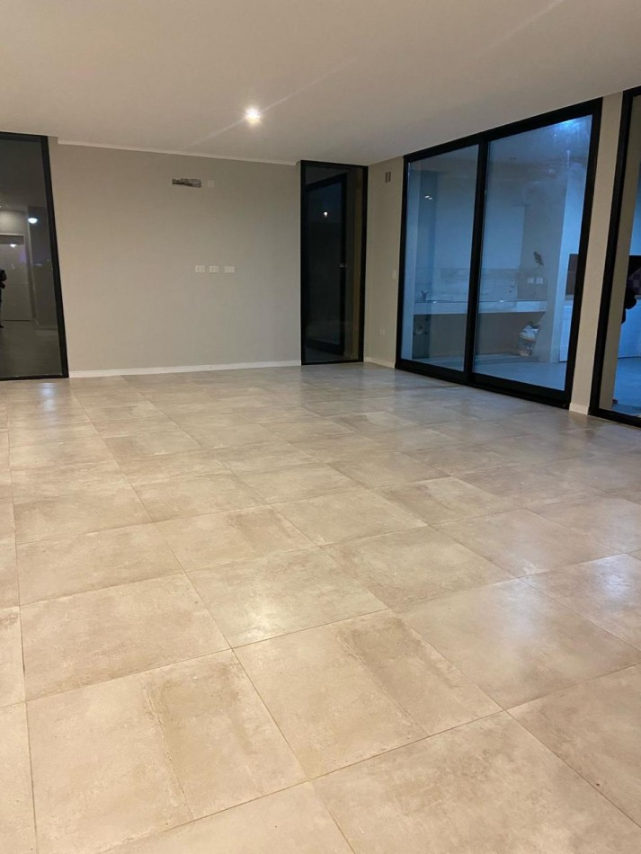 Oportunidad Unica: Casa en Barrio Privado - Venta