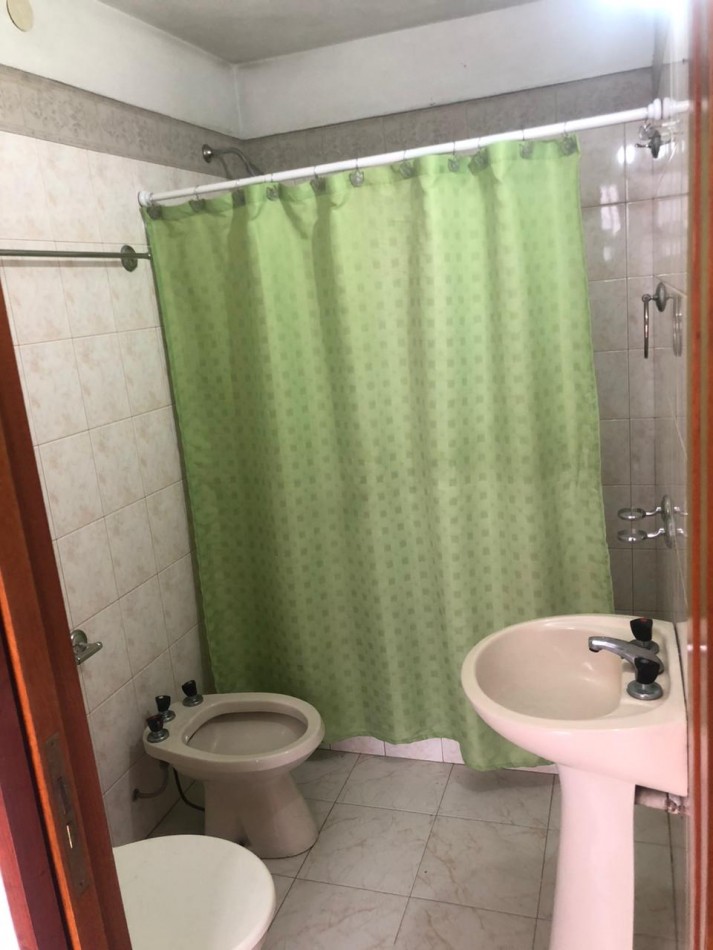 Casa tipo PH en venta - 3 ambientes con patio y terraza