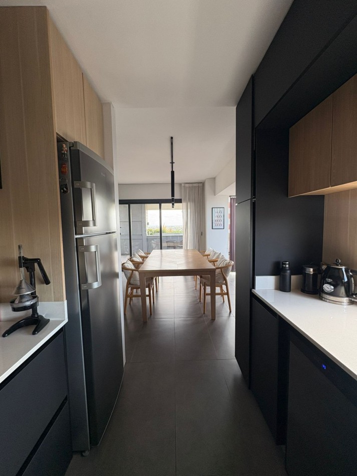 Exclusivo Departamento en Piso Completo - Vistas Abiertas, Privacidad y Diseño de Categoria