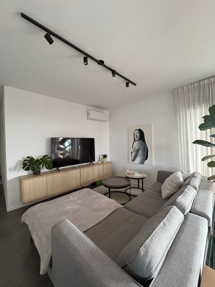 Exclusivo Departamento en Piso Completo - Vistas Abiertas, Privacidad y Diseño de Categoria