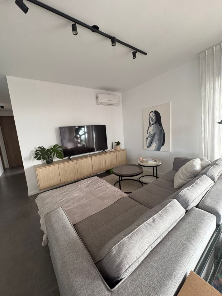 Exclusivo Departamento en Piso Completo - Vistas Abiertas, Privacidad y Diseño de Categoria