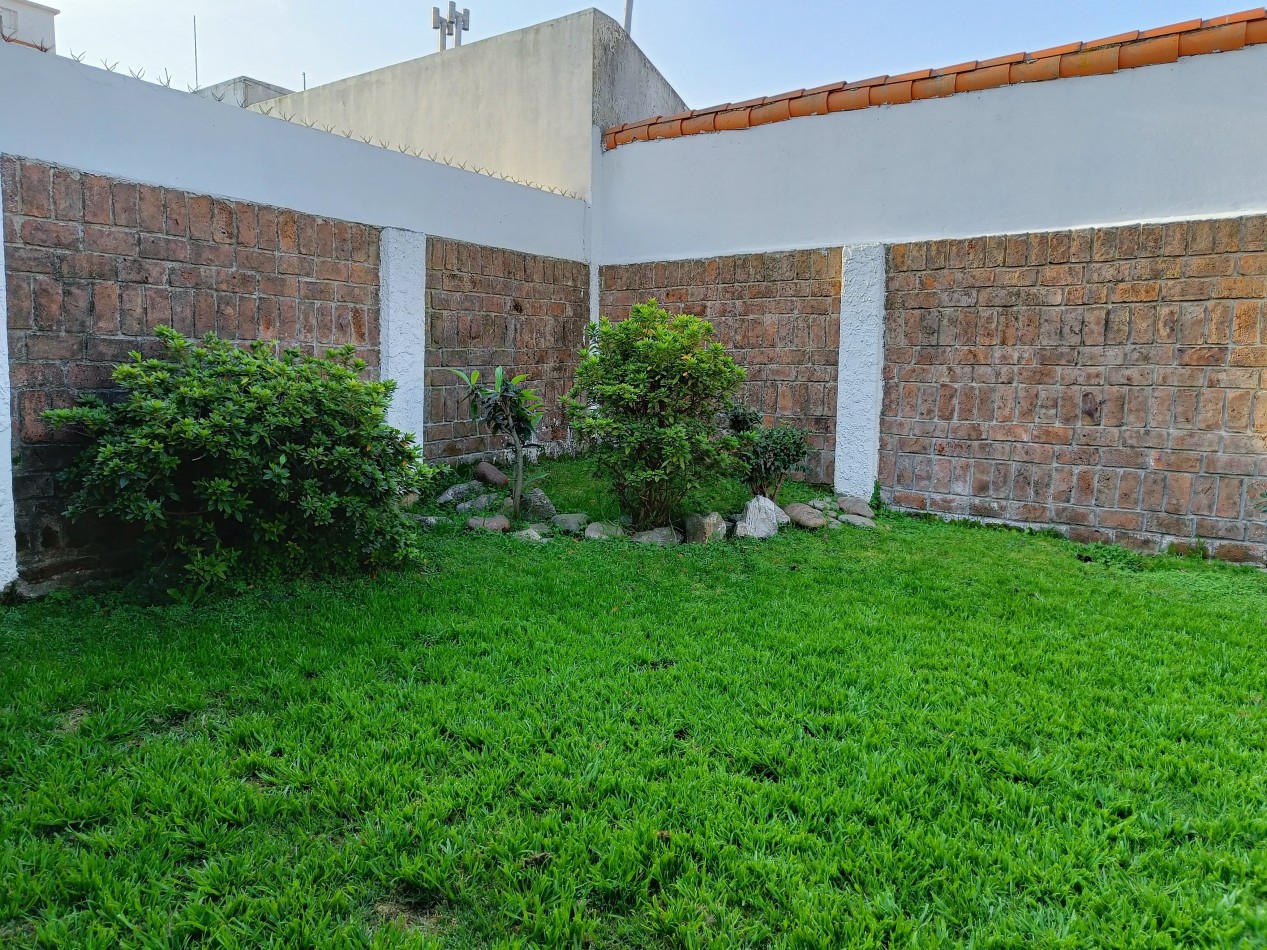 Casa en Venta en Barrio Parque Bernal - Amplio lote y excelentes comodidades