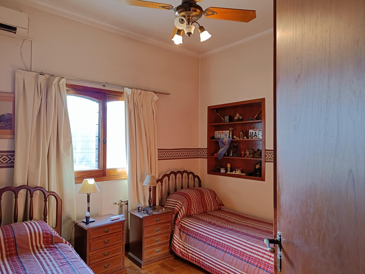 Casa en Venta en Barrio Parque Bernal - Amplio lote y excelentes comodidades