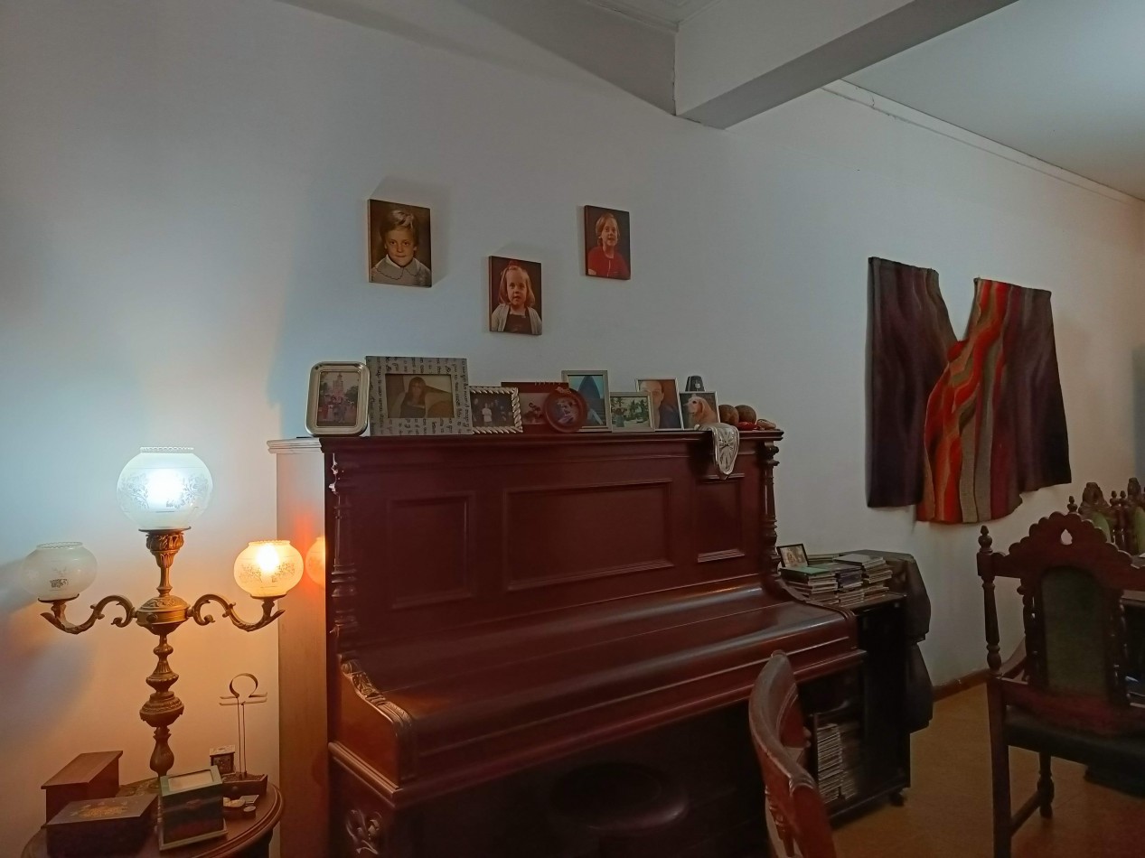 Casa en Venta en Barrio Parque Bernal - Amplio lote y excelentes comodidades