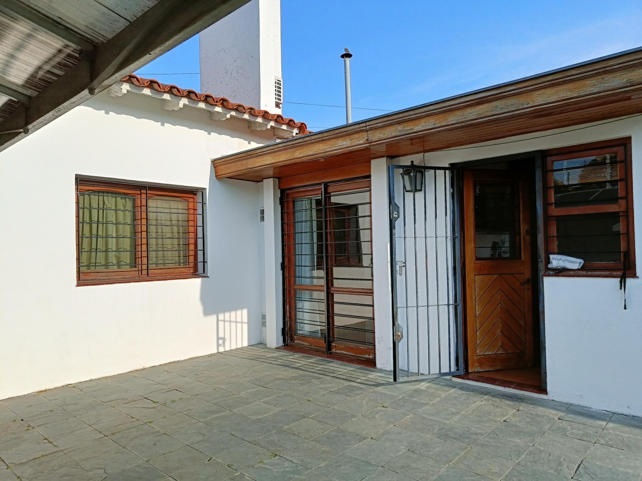 Casa en Venta en Barrio Parque Bernal - Amplio lote y excelentes comodidades