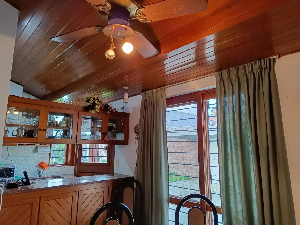 Casa en Venta en Barrio Parque Bernal - Amplio lote y excelentes comodidades