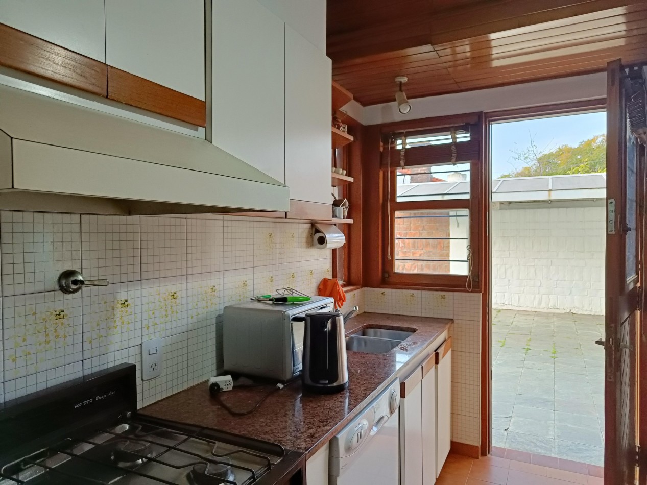 Casa en Venta en Barrio Parque Bernal - Amplio lote y excelentes comodidades