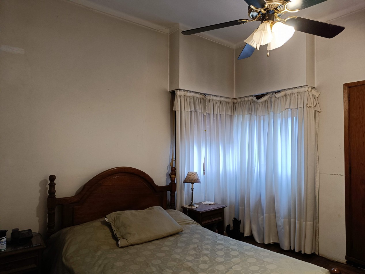 Casa en Venta en Barrio Parque Bernal - Amplio lote y excelentes comodidades