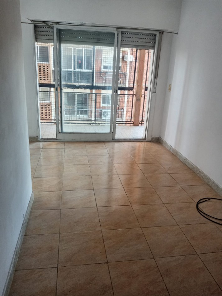 Oportunidad - Departamento de 3 Ambientes en Alquiler en Quilmes Centro