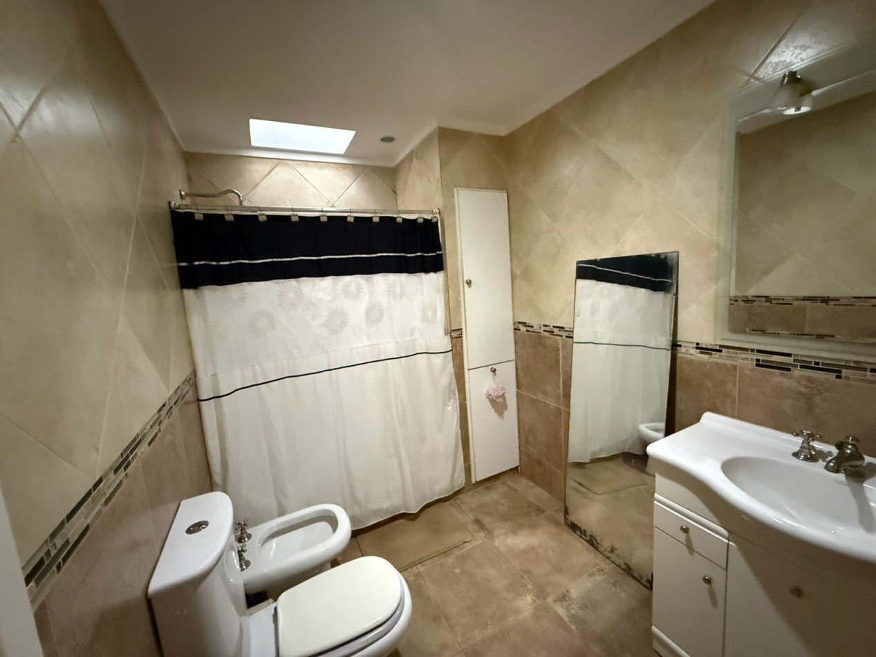 Casa en Venta en Ezpeleta - 2 Ambientes con Garage