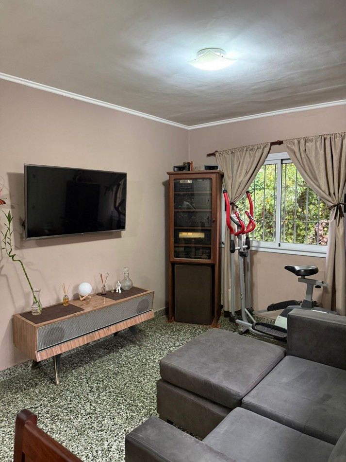 Casa en Venta en Ezpeleta - 2 Ambientes con Garage