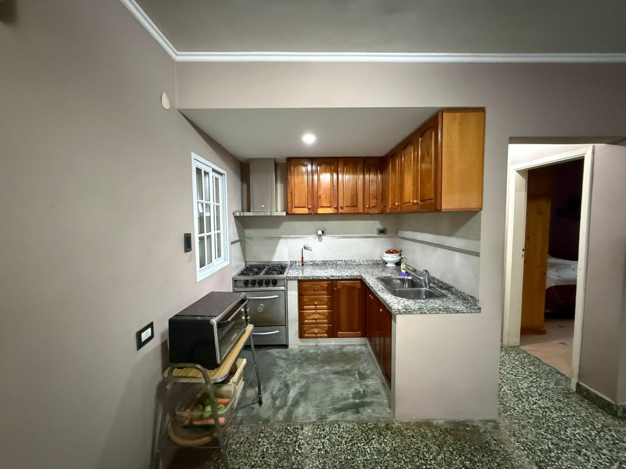 Casa en Venta en Ezpeleta - 2 Ambientes con Garage