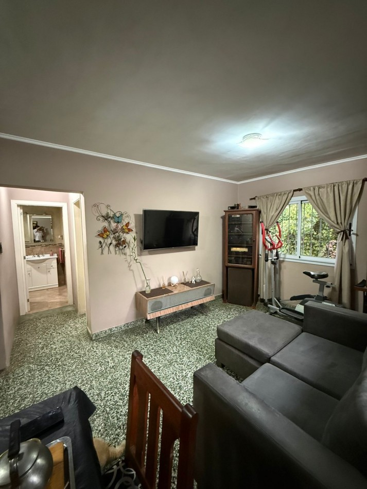 Casa en Venta en Ezpeleta - 2 Ambientes con Garage