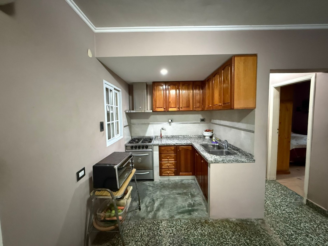 Casa en Venta en Ezpeleta - 2 Ambientes con Garage