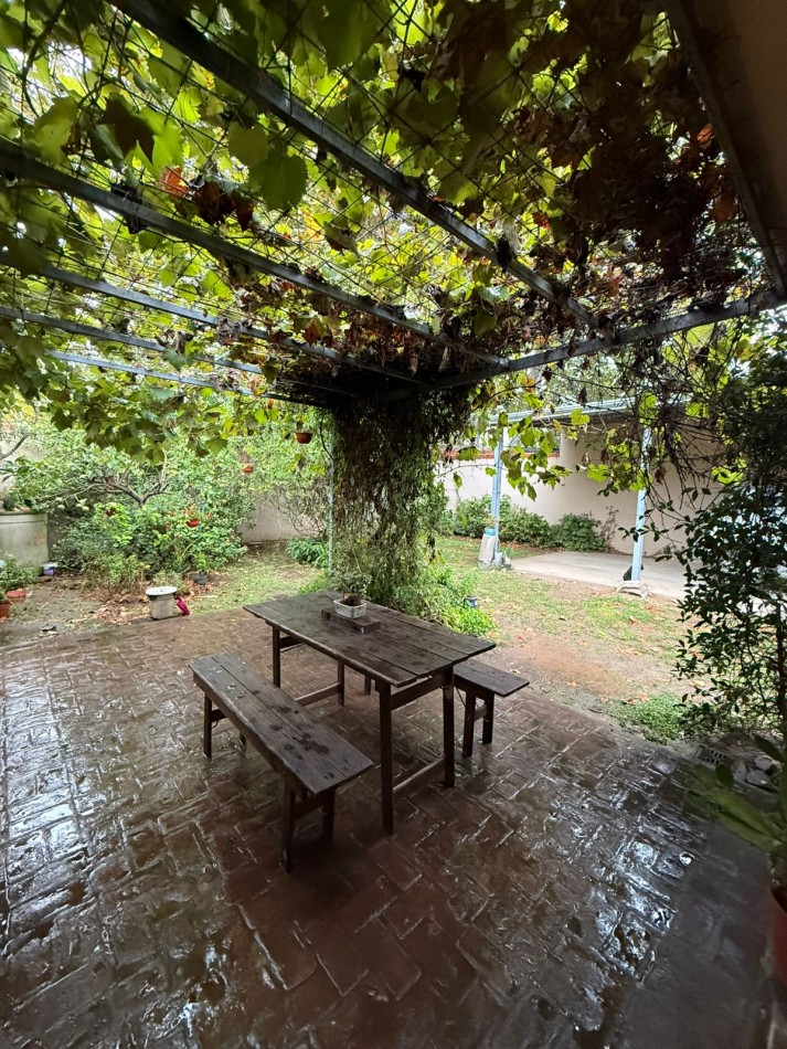 Casa en Venta en Ezpeleta - 2 Ambientes con Garage