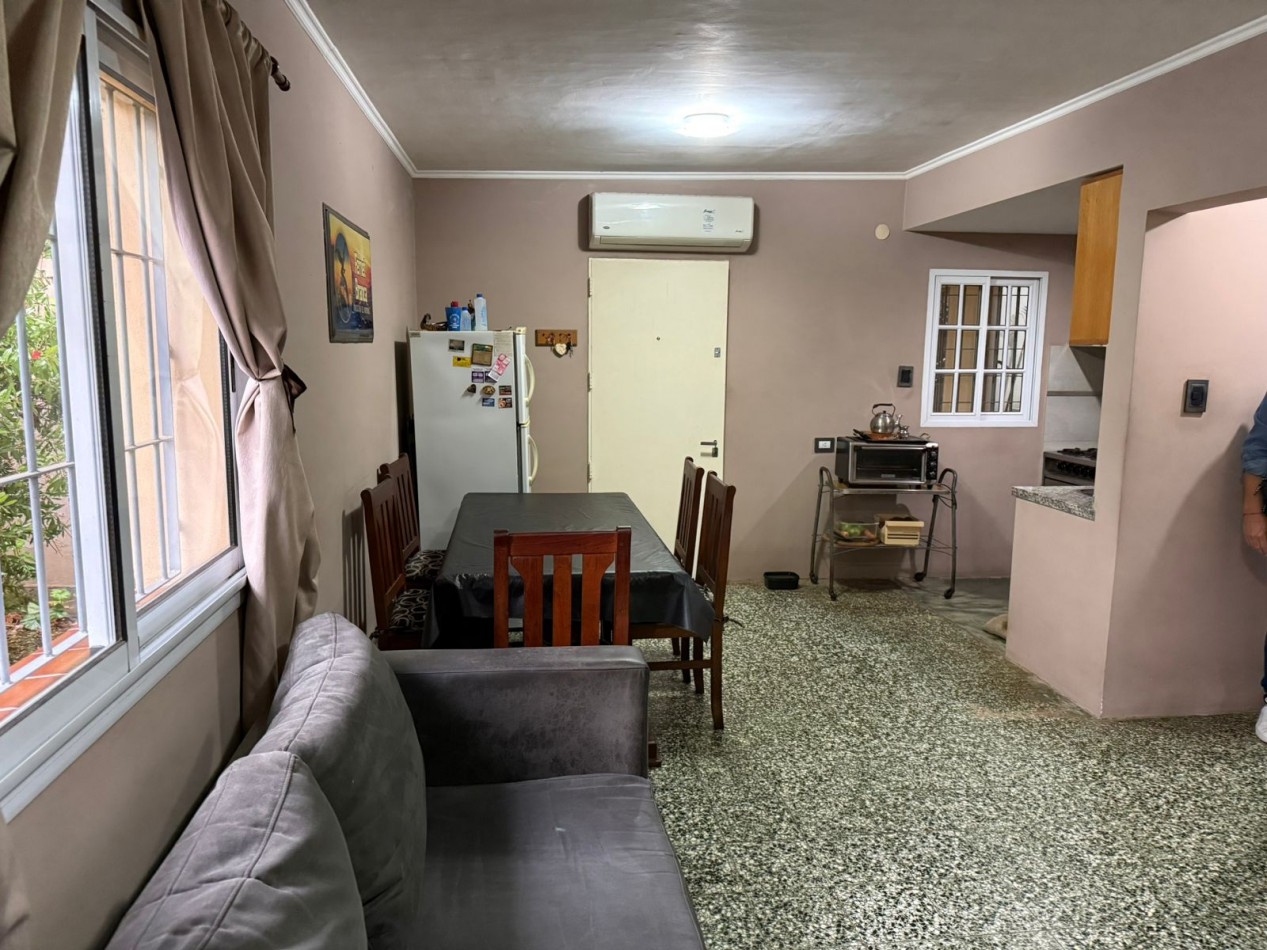 Casa en Venta en Ezpeleta - 2 Ambientes con Garage