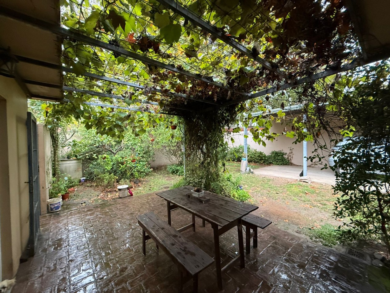 Casa en Venta en Ezpeleta - 2 Ambientes con Garage