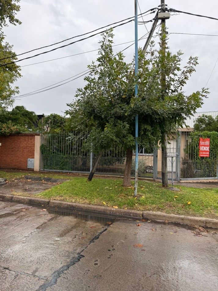 Casa en Venta en Ezpeleta - 2 Ambientes con Garage