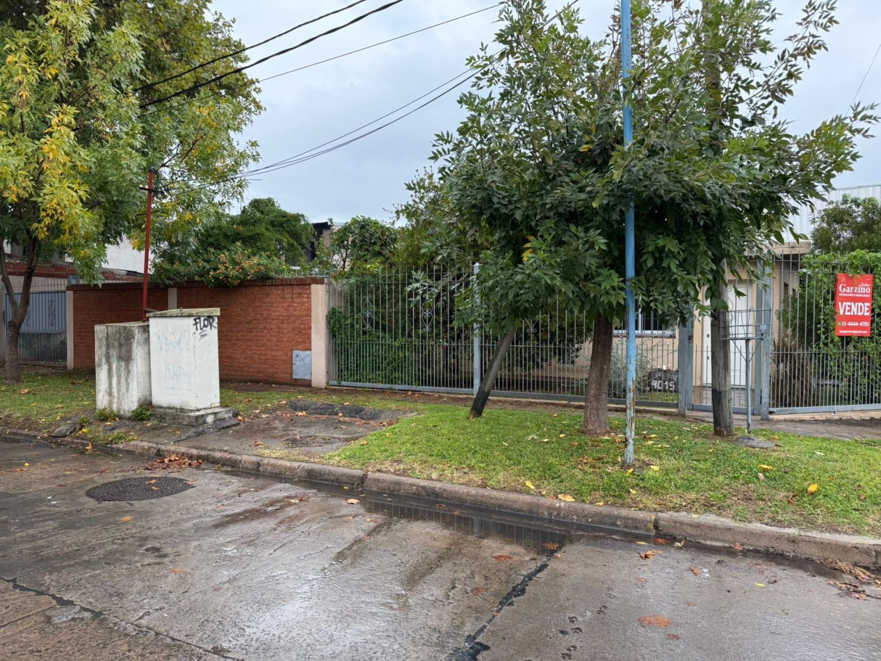 Casa en Venta en Ezpeleta - 2 Ambientes con Garage