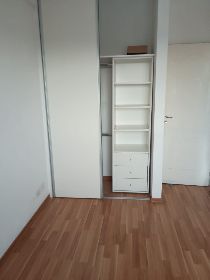 Departamento Semipiso de 3 Ambientes en Bernal - Con Cochera