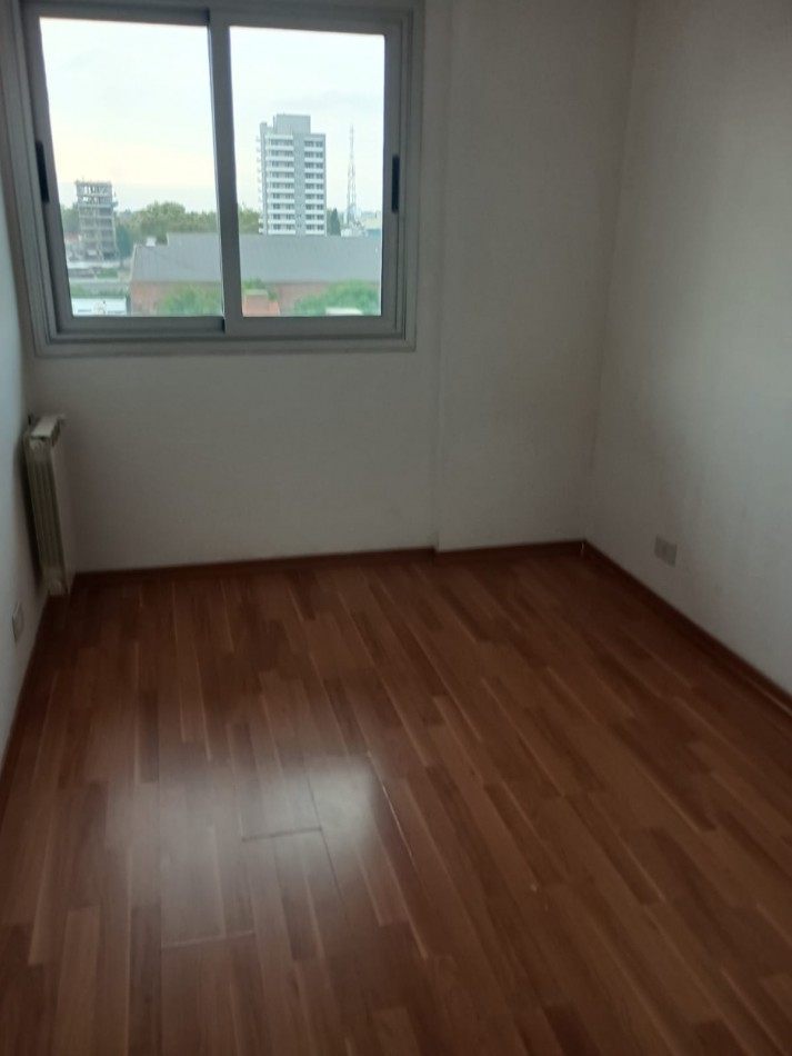 Departamento Semipiso de 3 Ambientes en Bernal - Con Cochera