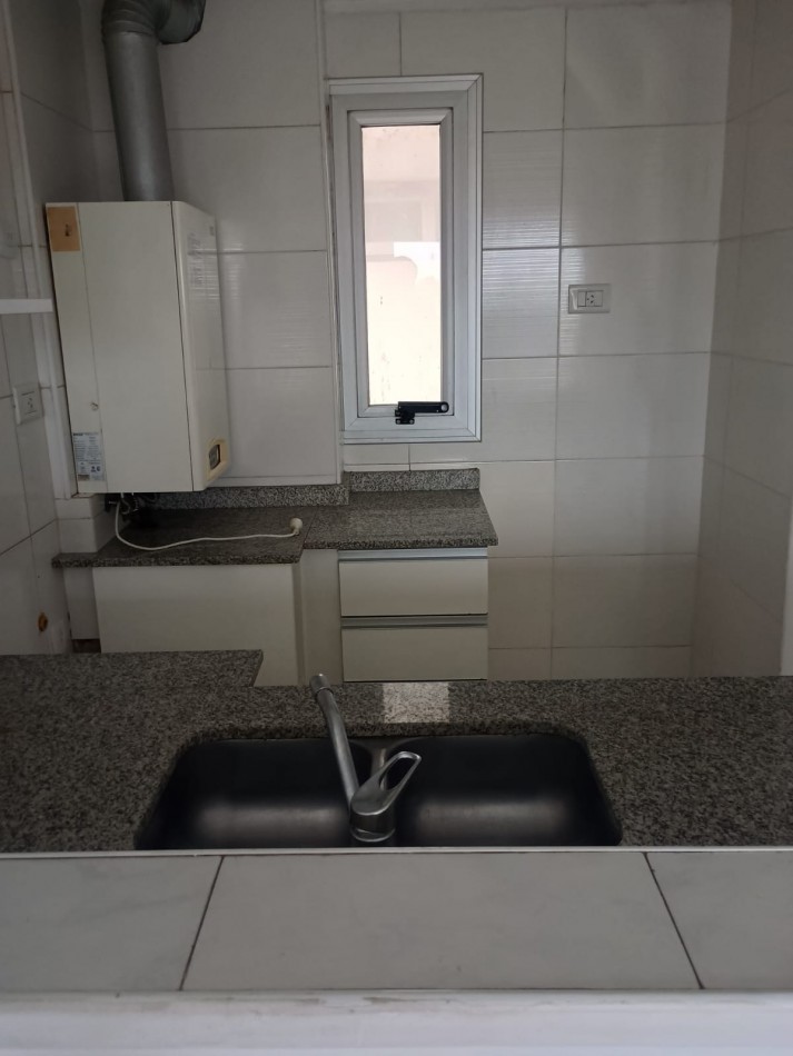Departamento Semipiso de 3 Ambientes en Bernal - Con Cochera
