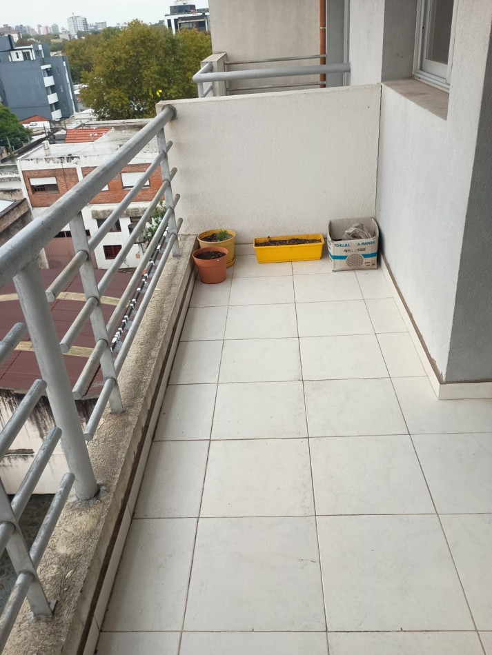 Departamento Semipiso de 3 Ambientes en Bernal - Con Cochera
