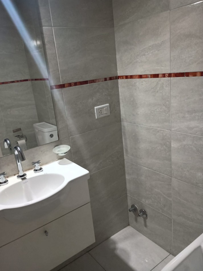 Departamento Semipiso de 3 Ambientes en Bernal - Con Cochera