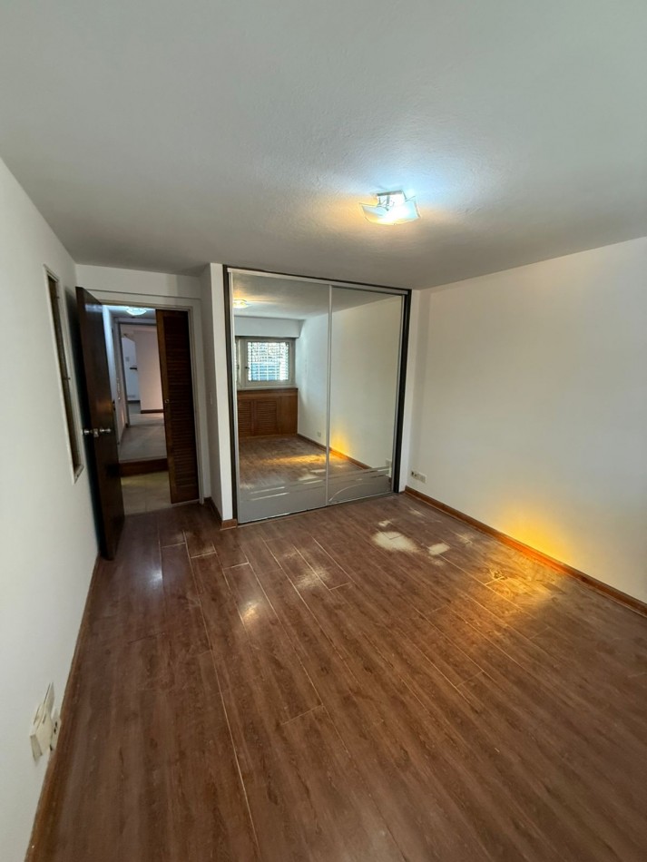 Excelente Casa en Alquiler Frente a Plaza de la Cruz - Quilmes Centro