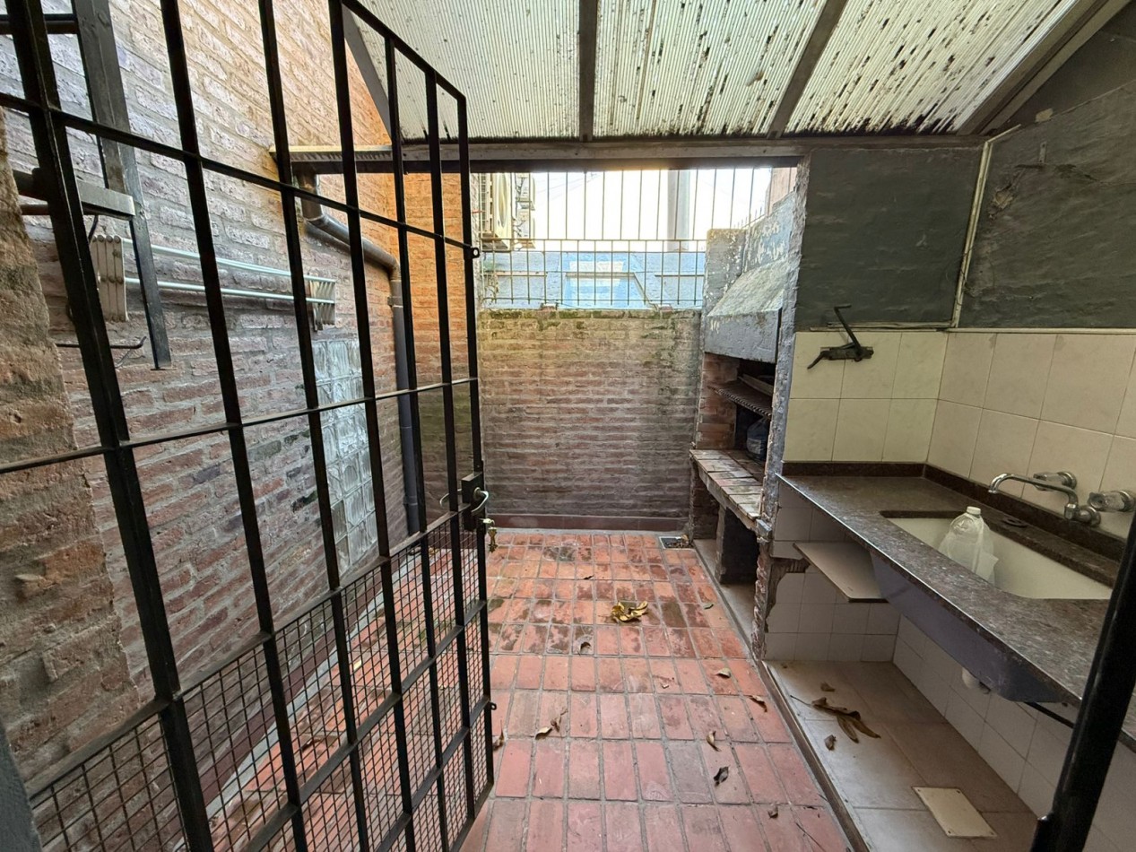 Excelente Casa en Alquiler Frente a Plaza de la Cruz - Quilmes Centro