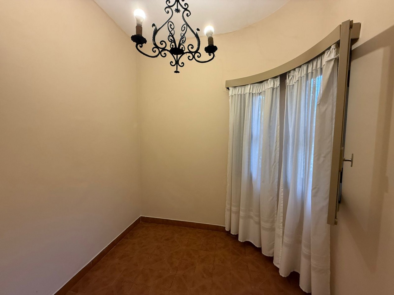Casa en Venta - Amplio lote y excelentes comodidades