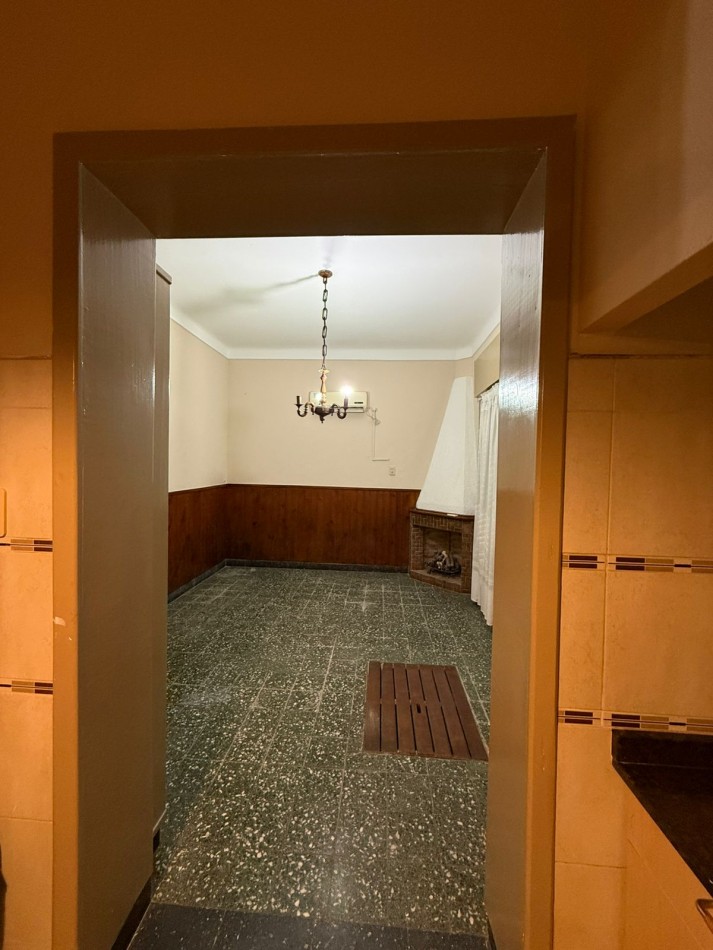 Casa en Venta - Amplio lote y excelentes comodidades