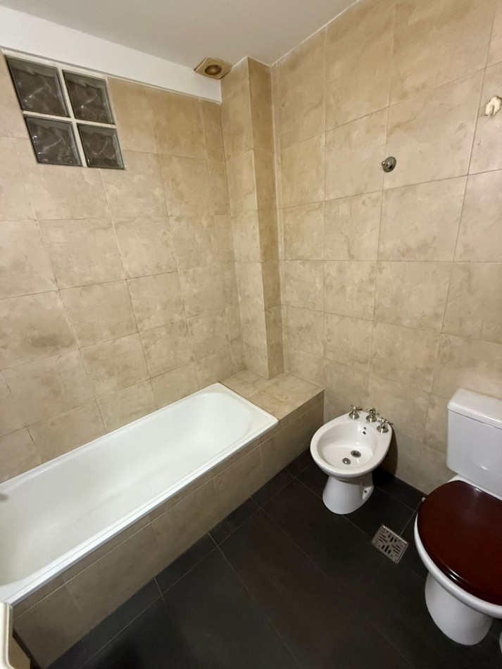 Departamento de 2 Ambientes en Bernal con Terraza Propia