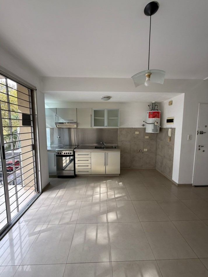 Departamento de 2 Ambientes en Bernal con Terraza Propia