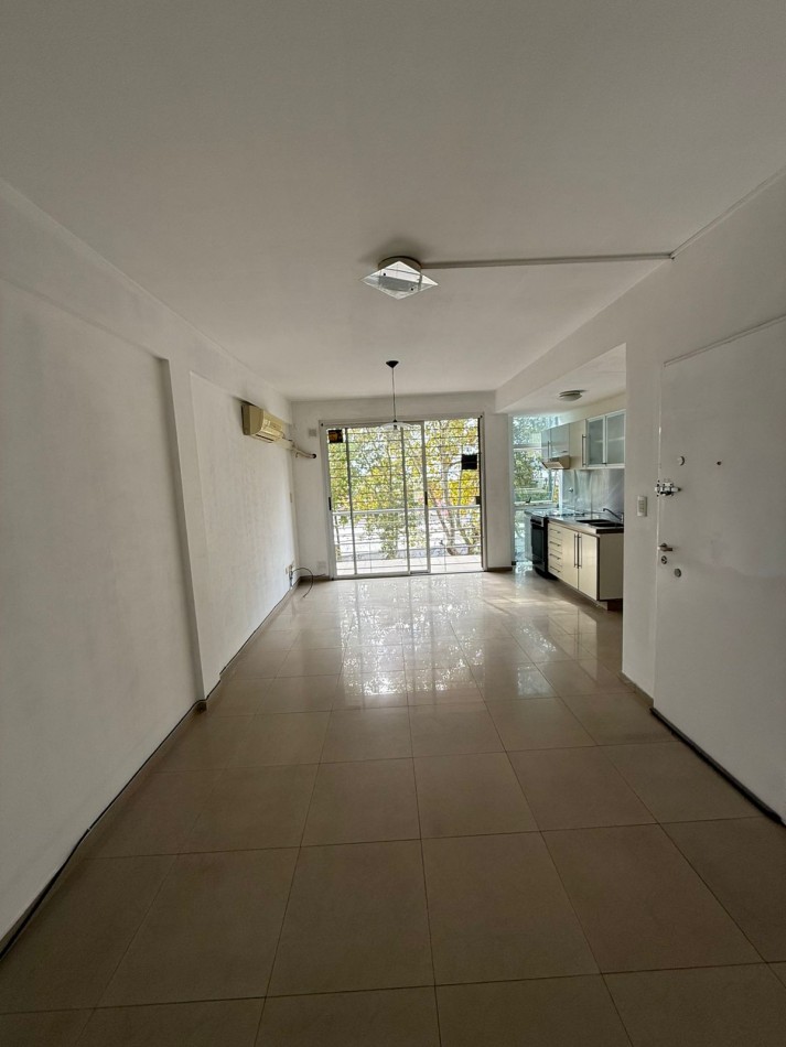 Departamento de 2 Ambientes en Bernal con Terraza Propia