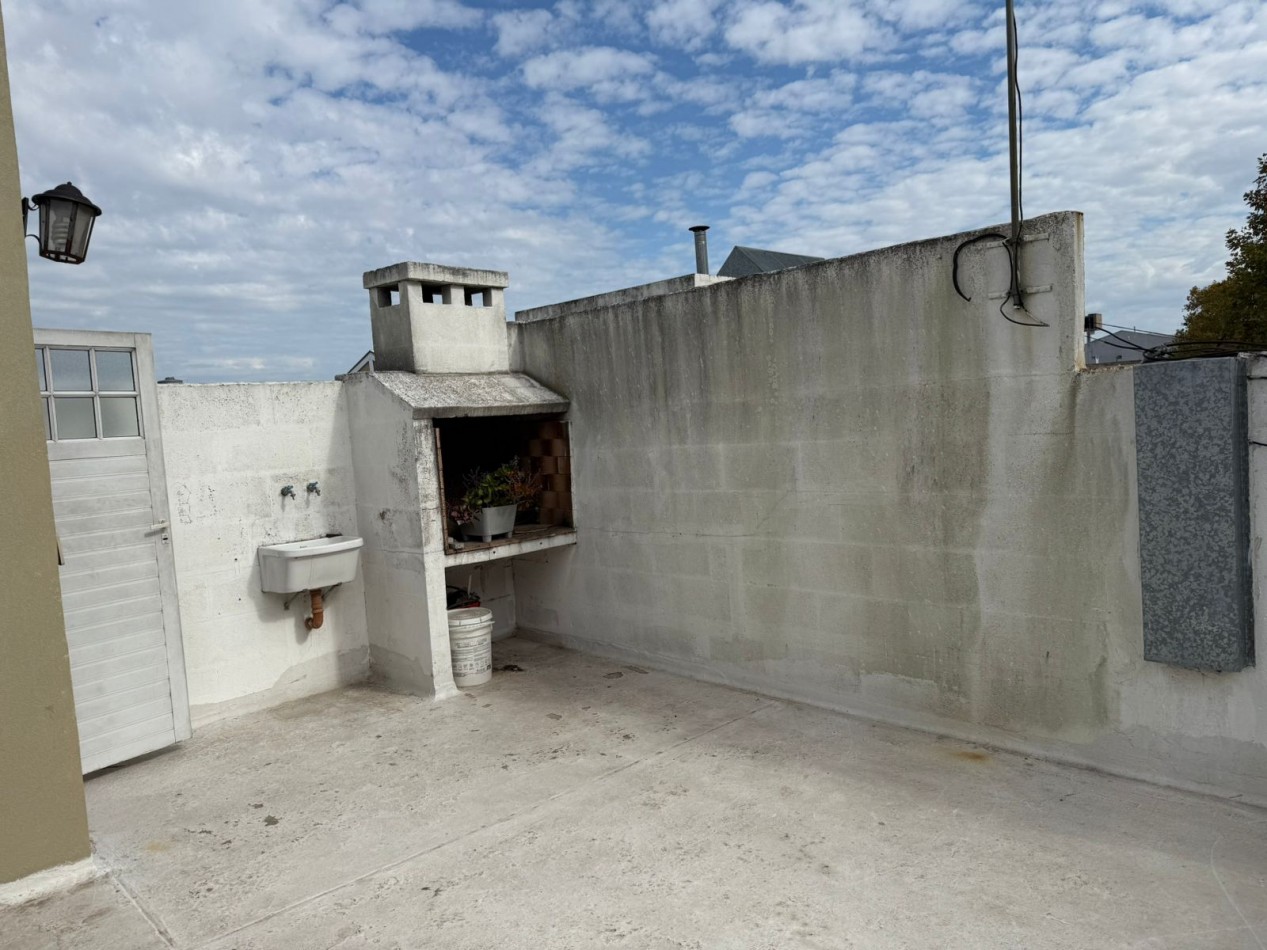 Departamento de 2 Ambientes en Bernal con Terraza Propia