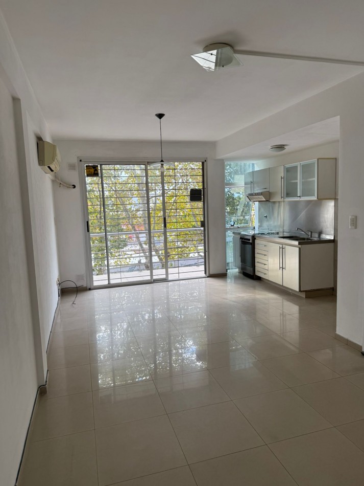 Departamento de 2 Ambientes en Bernal con Terraza Propia