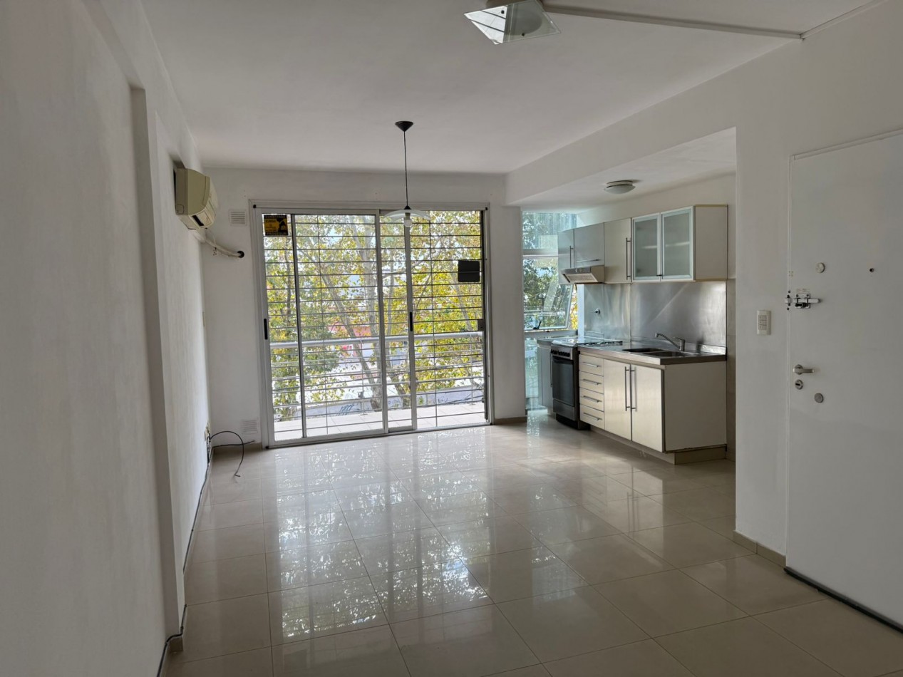 Departamento de 2 Ambientes en Bernal con Terraza Propia