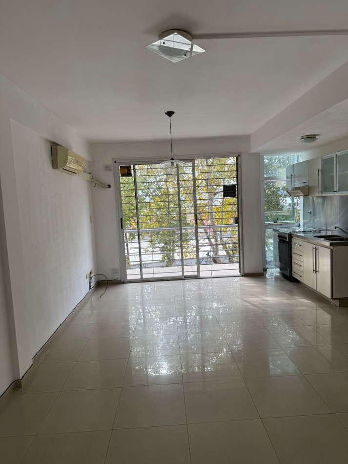 Departamento de 2 Ambientes en Bernal con Terraza Propia