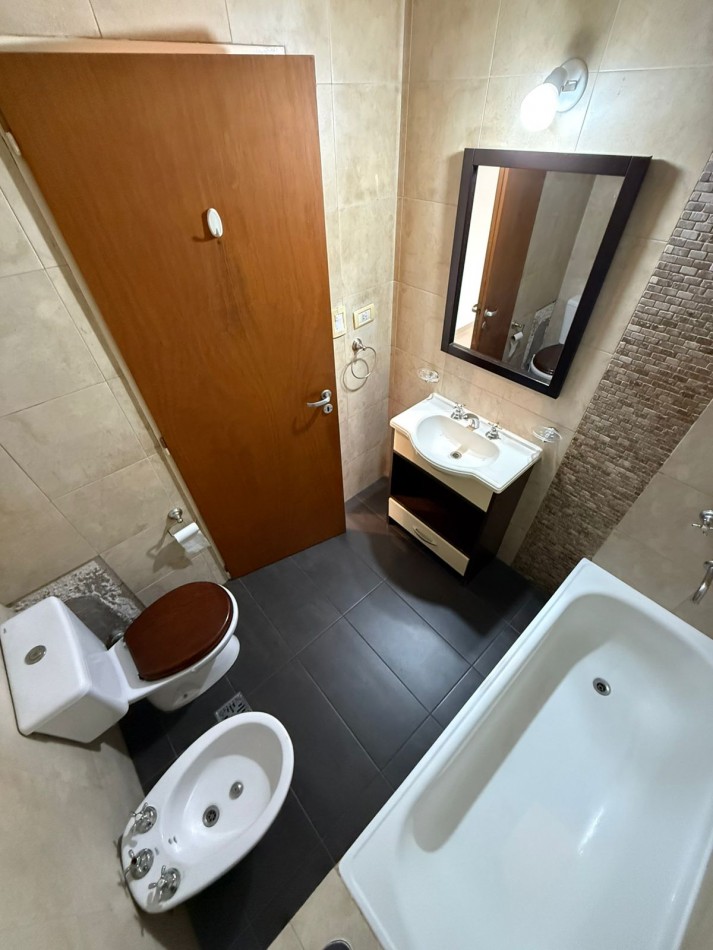 Departamento de 2 Ambientes en Bernal con Terraza Propia