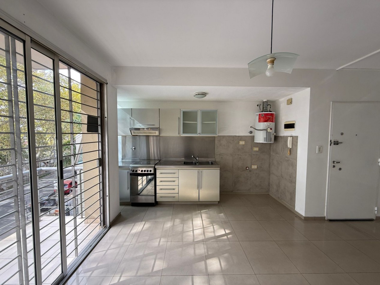 Departamento de 2 Ambientes en Bernal con Terraza Propia