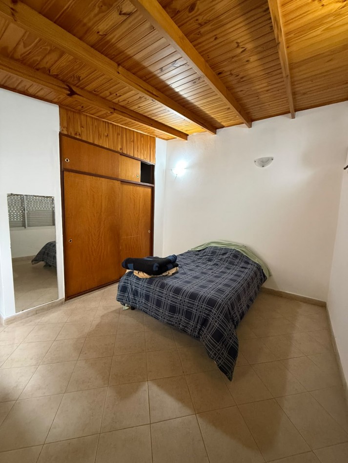 Casa con Departamento Independiente en Venta - Ideal para Vivienda Multifamiliar o Inversion