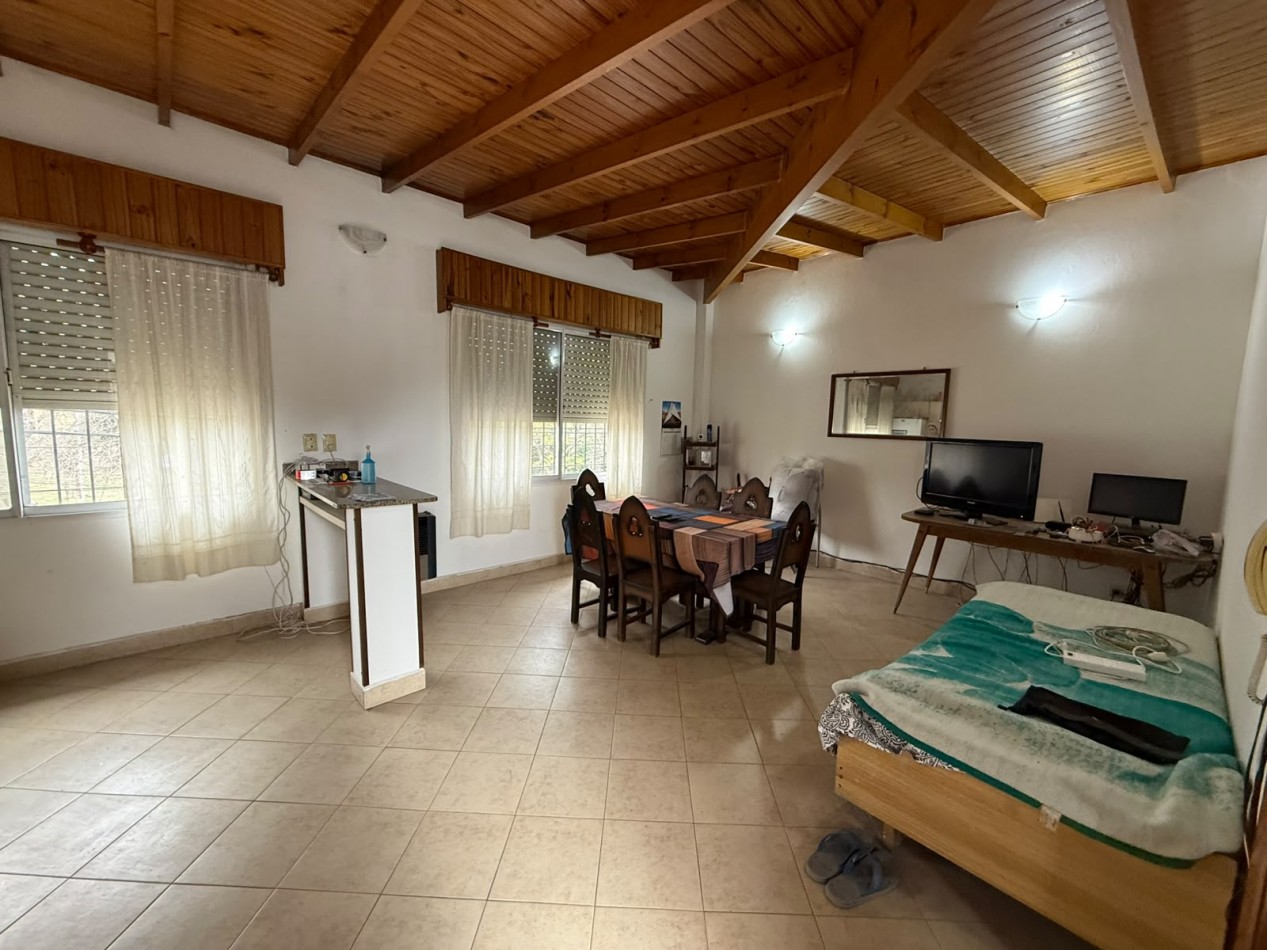 Casa con Departamento Independiente en Venta - Ideal para Vivienda Multifamiliar o Inversion
