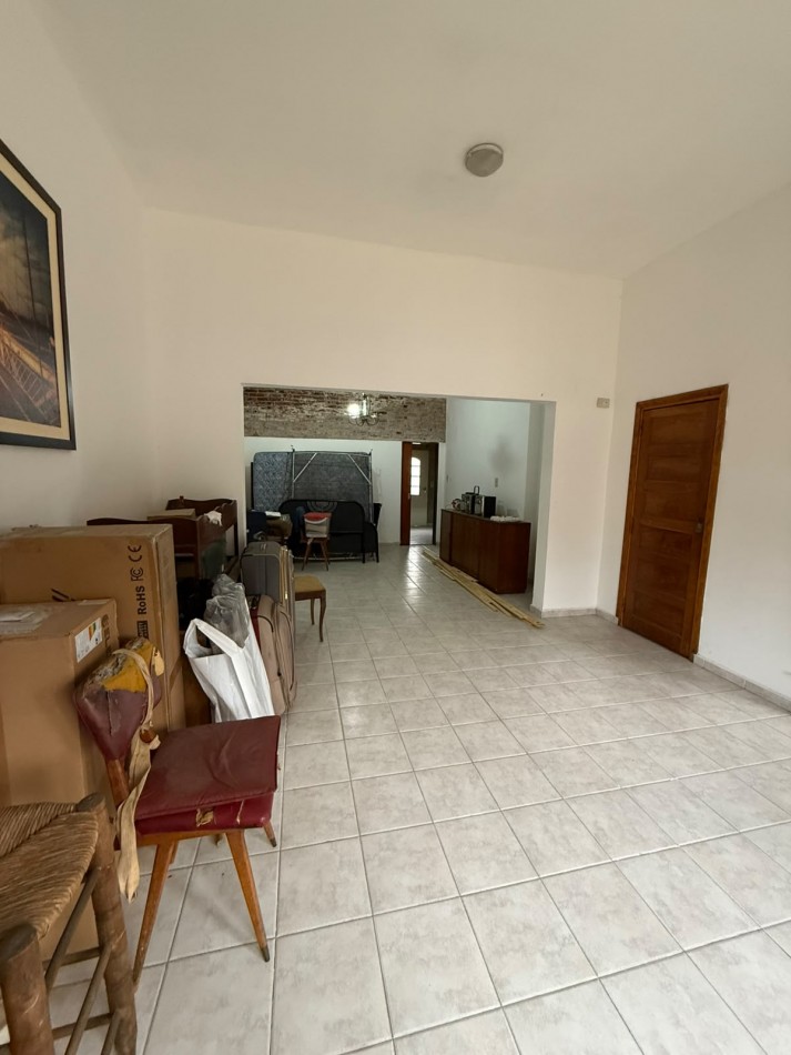 Casa con Departamento Independiente en Venta - Ideal para Vivienda Multifamiliar o Inversion