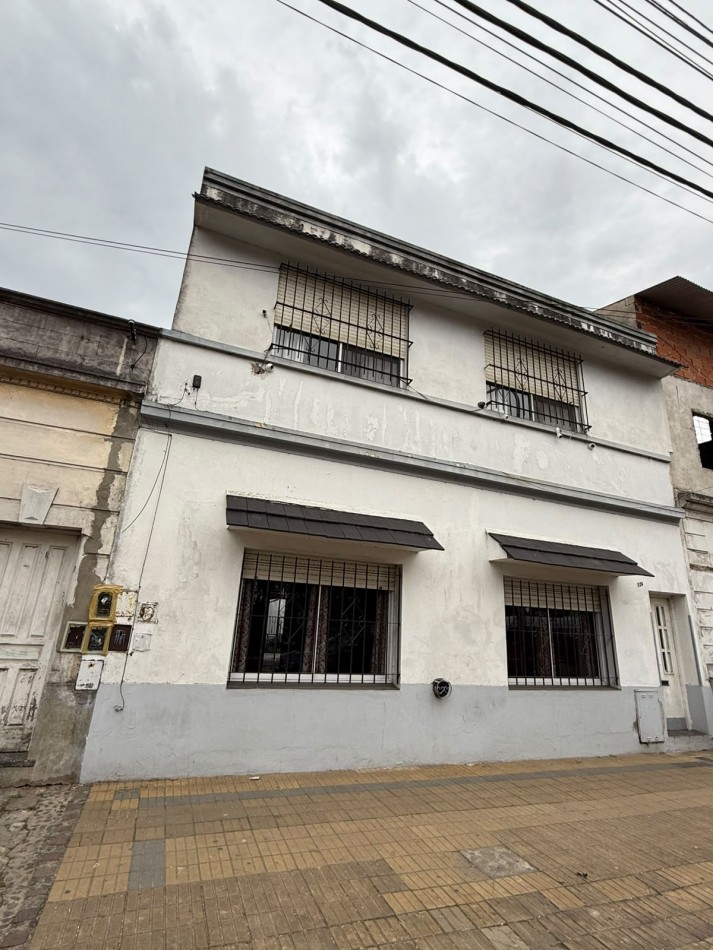 Casa con Departamento Independiente en Venta - Ideal para Vivienda Multifamiliar o Inversion