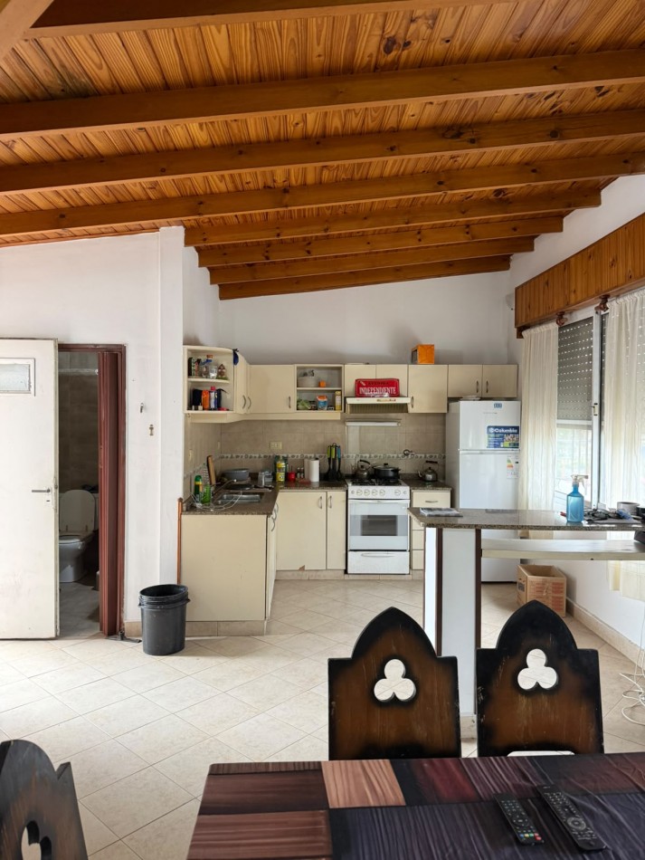 Casa con Departamento Independiente en Venta - Ideal para Vivienda Multifamiliar o Inversion