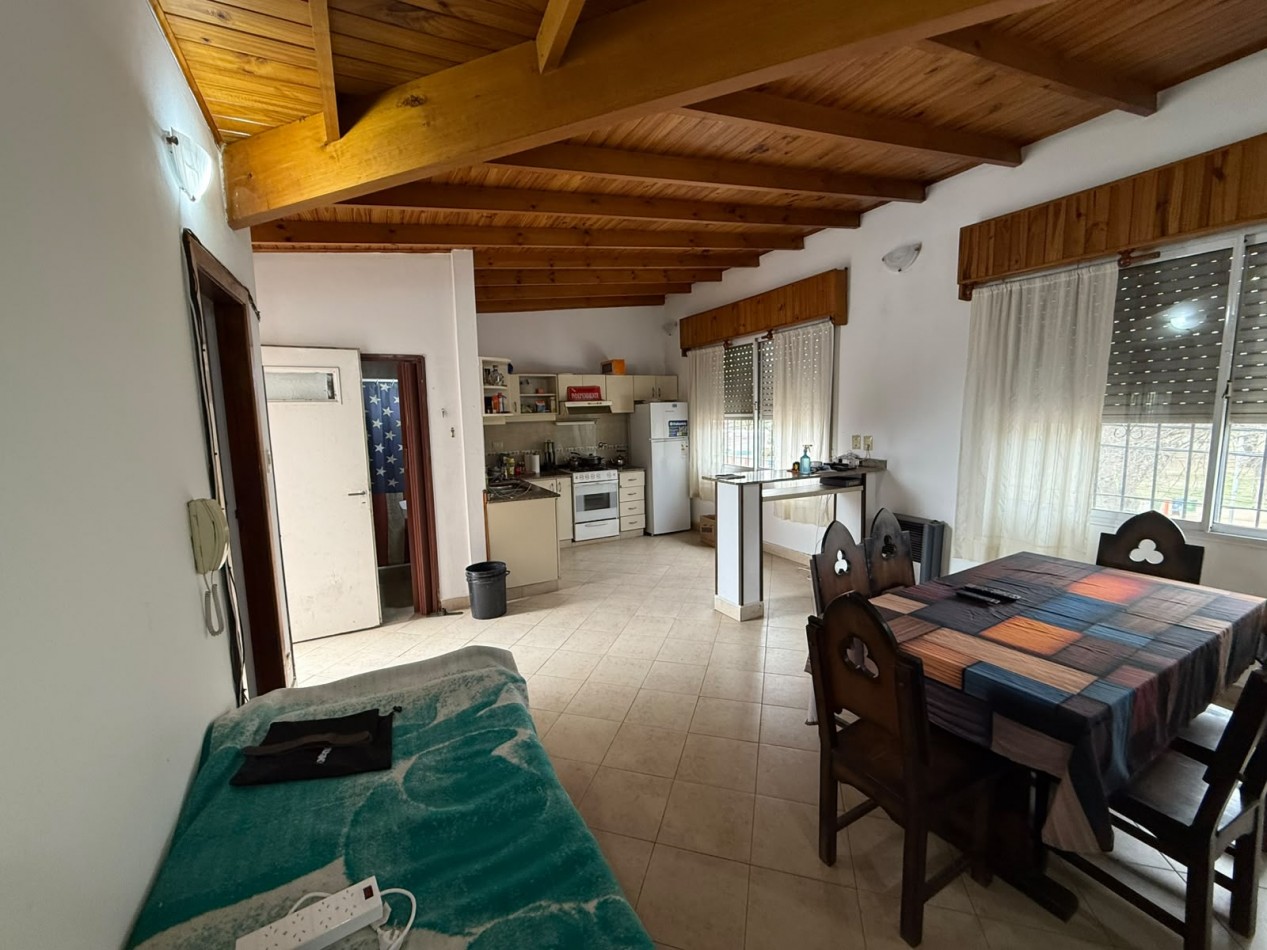 Casa con Departamento Independiente en Venta - Ideal para Vivienda Multifamiliar o Inversion
