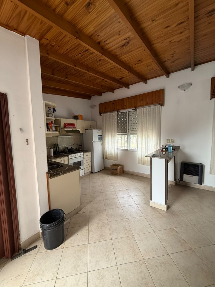 Casa con Departamento Independiente en Venta - Ideal para Vivienda Multifamiliar o Inversion