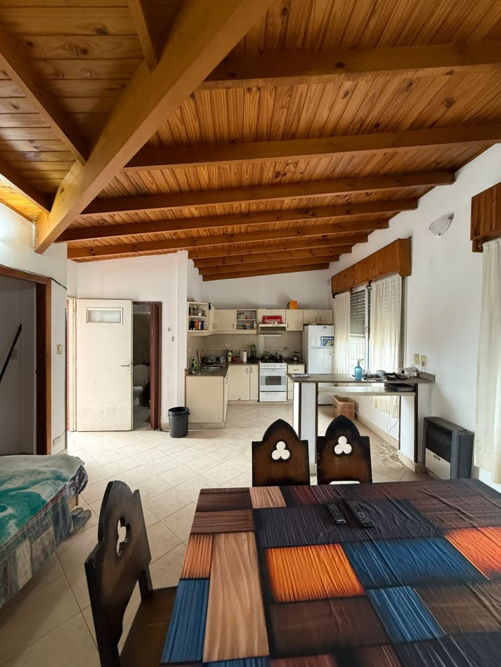 Casa con Departamento Independiente en Venta - Ideal para Vivienda Multifamiliar o Inversion